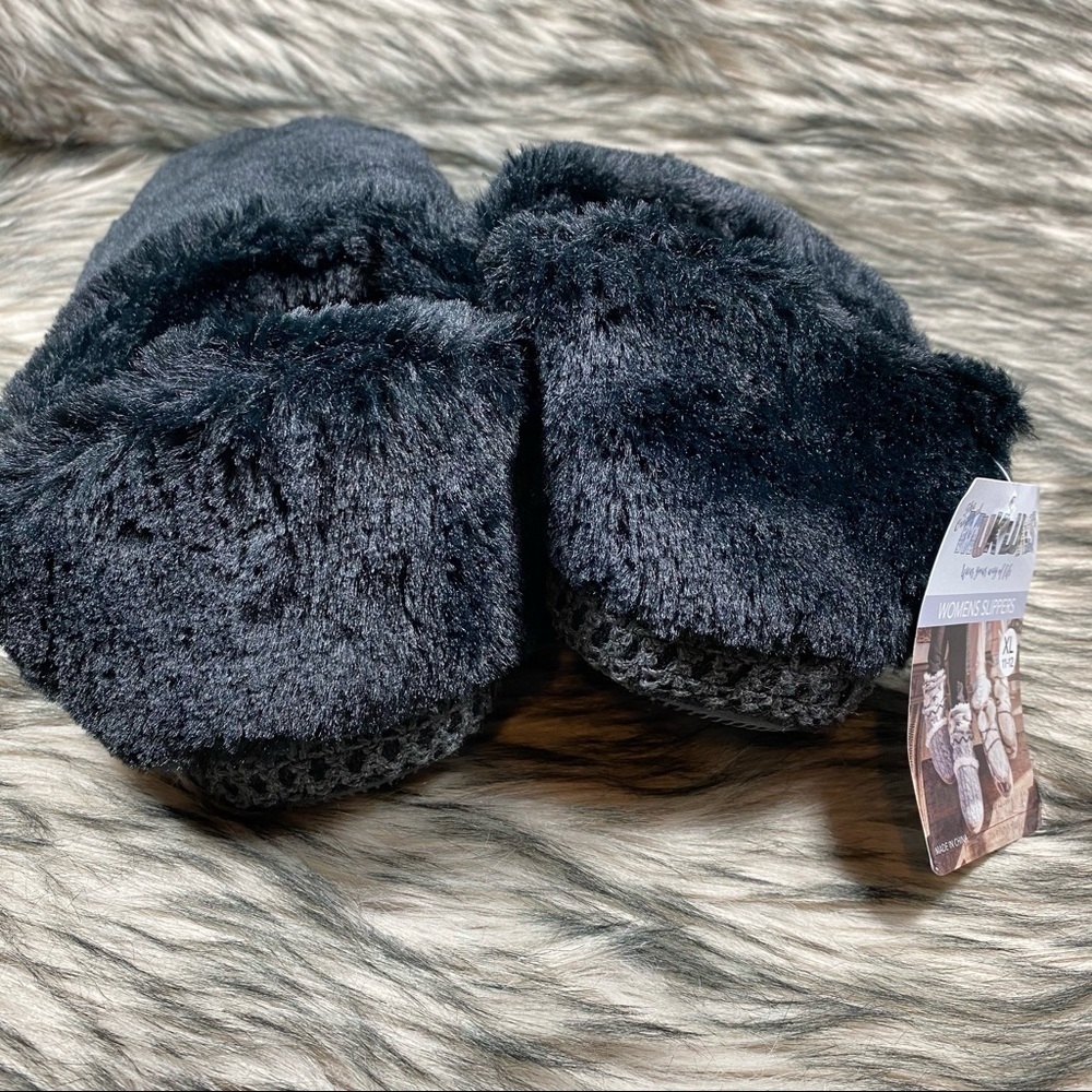 black Plush Furry Slippers XL 10-11 - Picture 10 of 11